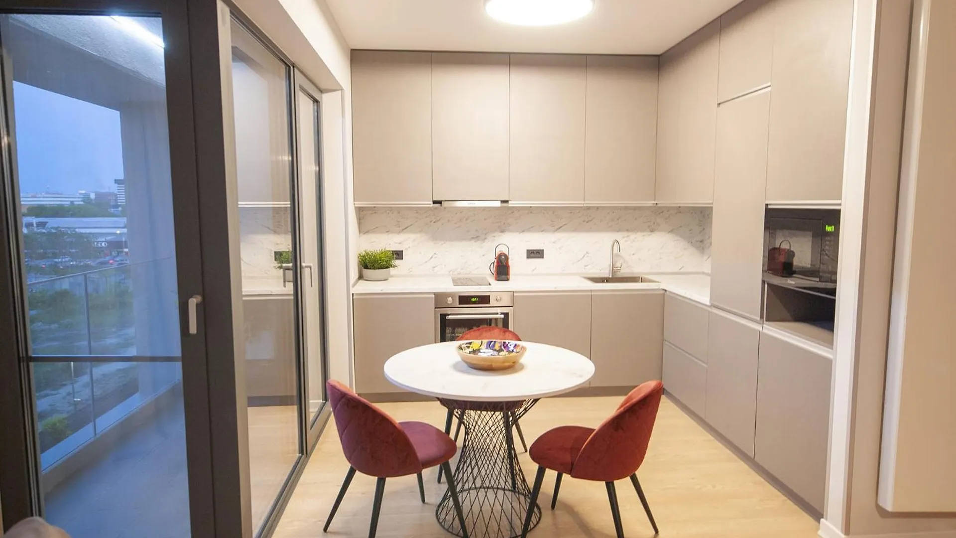 Apartment Shades Of Grey 124 - Cloud9 Residence - Pipera - Floreasca - Barbu Vacarescu Area Bucharest Romania